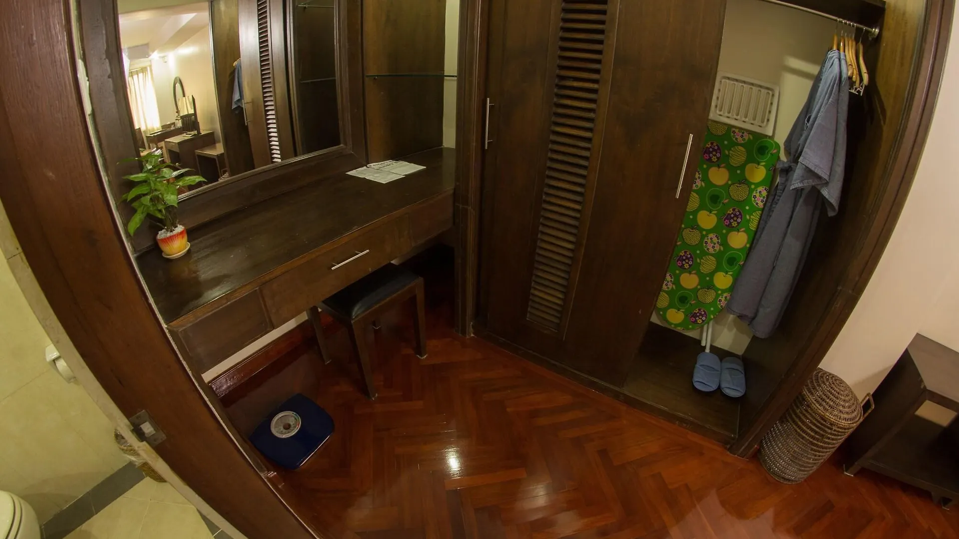 Hotel Yangon 3*,