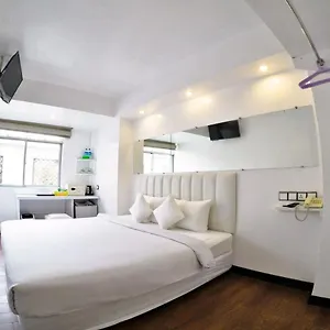 Hotel Clover Center